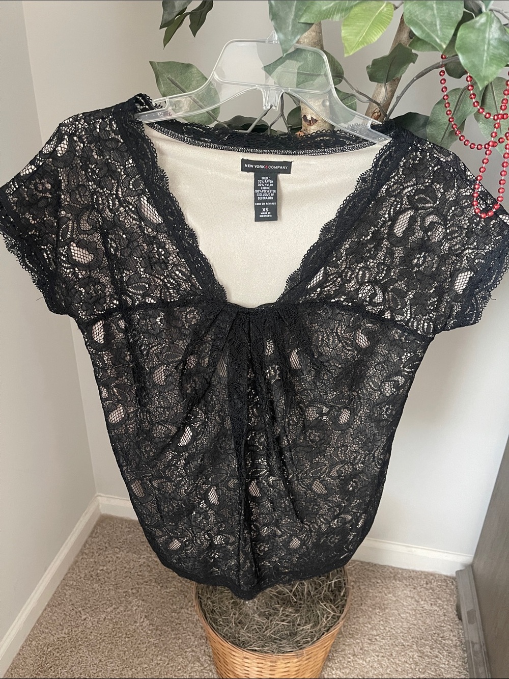 New York & Company Black Lace Short Sleeve Top